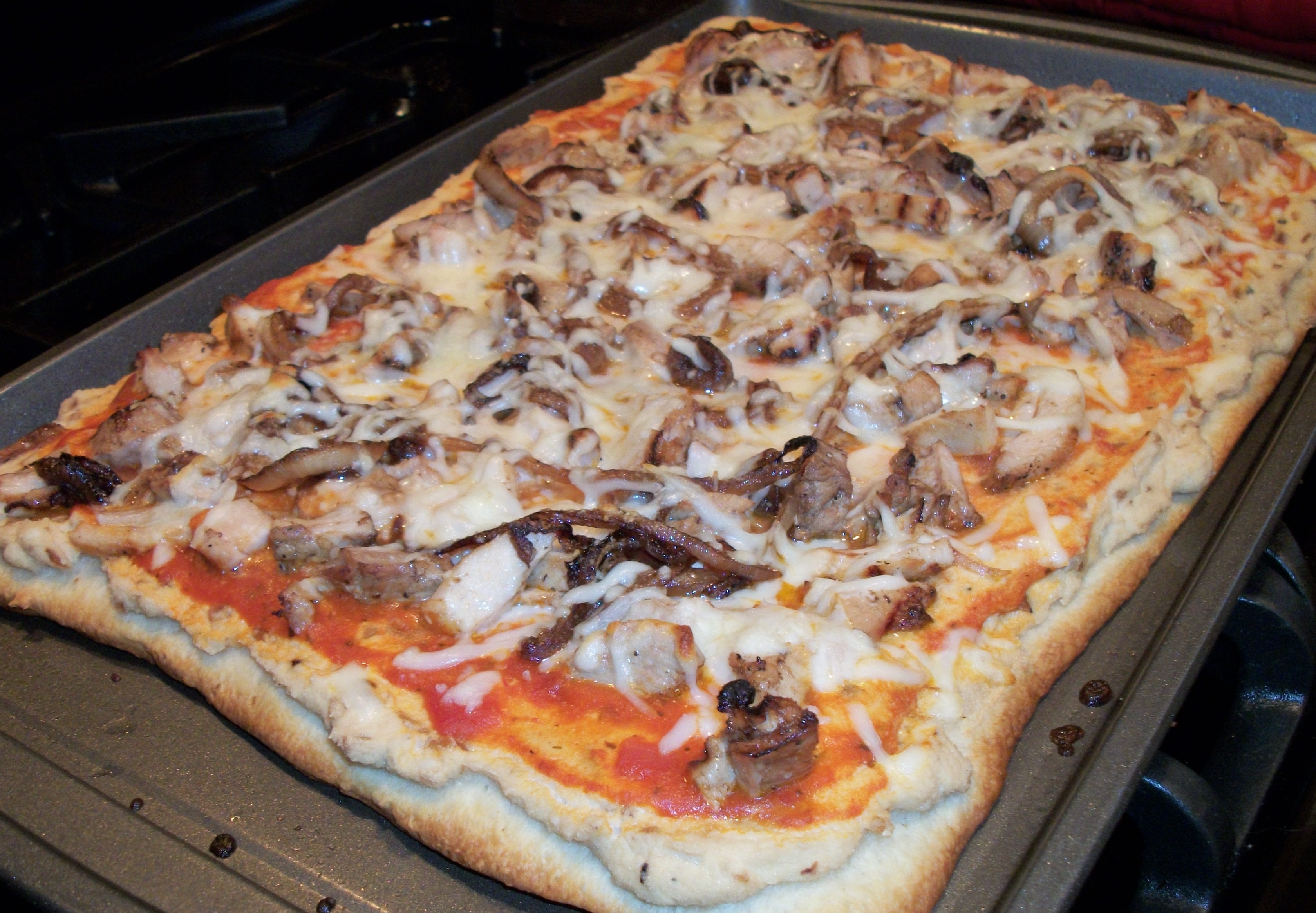 Fresh from the Oven Balsamic Chicken Pizza Fresh from the Oven Balsamic Chicken Pizza