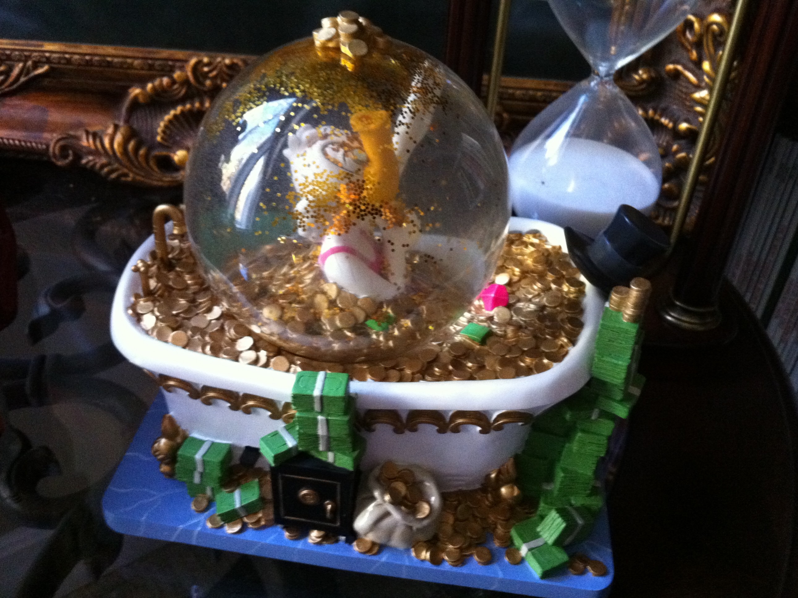 Scrooge McDuck Money Bath Snow Globe