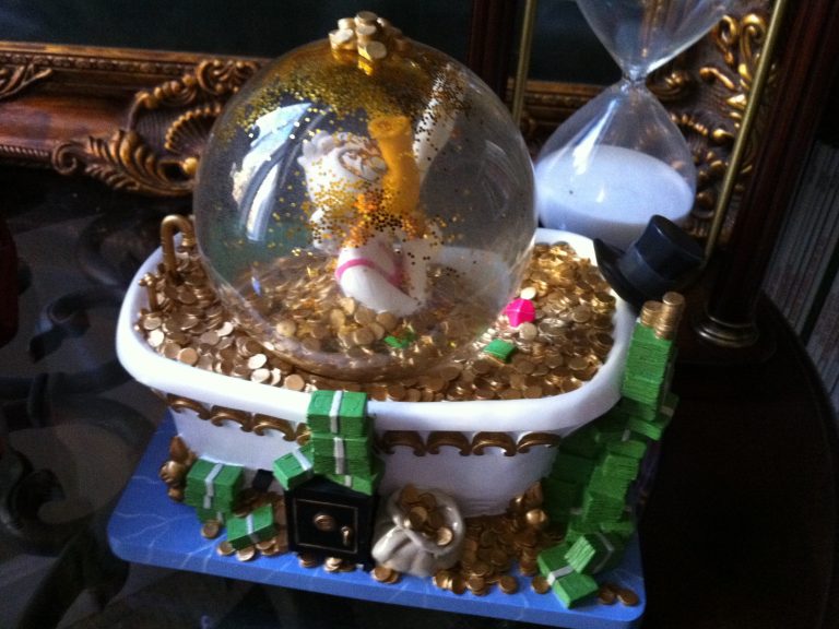 Scrooge McDuck Money Bath Snow Globe