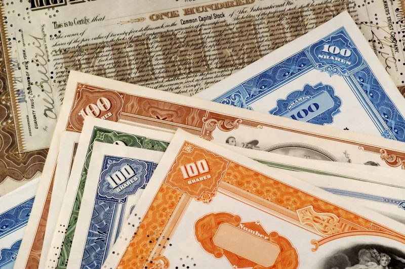 Scared of Stocks, Young Investors Park Money in Cash Scared of Stocks, Young Investors Park Money in Cash