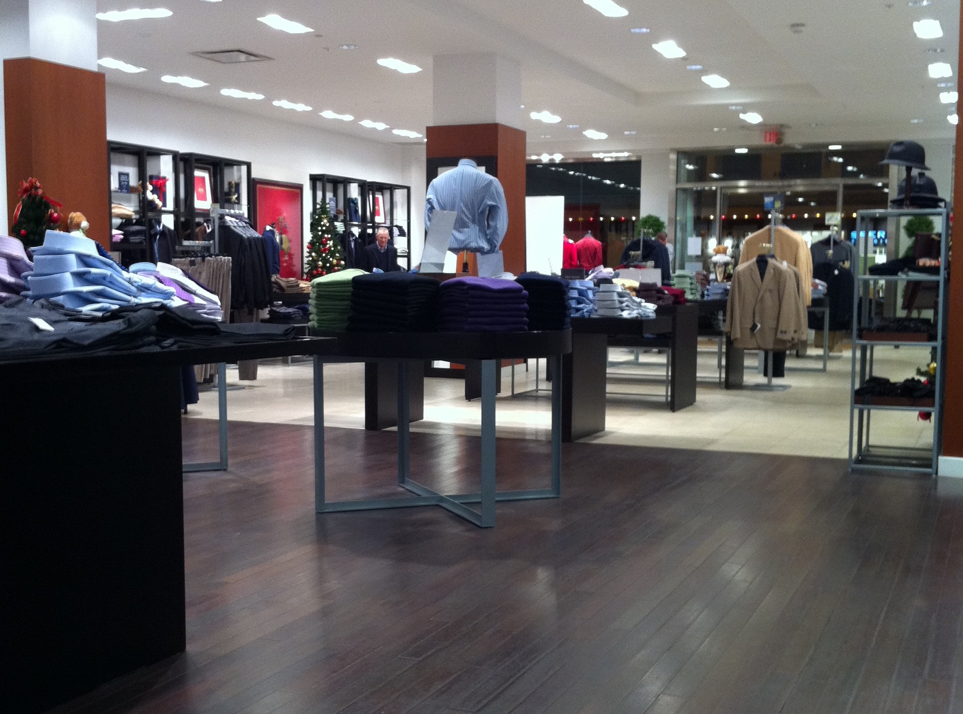 Brooks Brothers Kansas City Store from the Made-to-Measure Desk Brooks Brothers Kansas City Store from the Made-to-Measure Desk