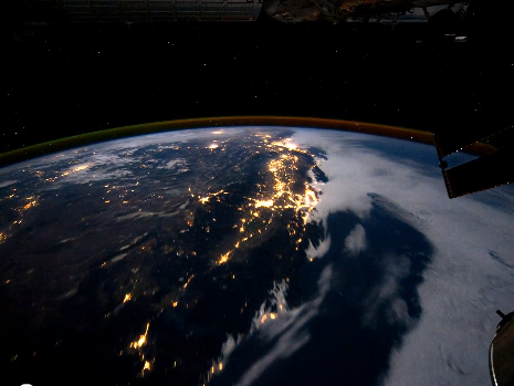 What Does It Feel Like to Fly Over Planet Earth?