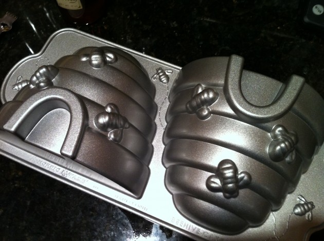 The Bee Hive Cake Pan Mold