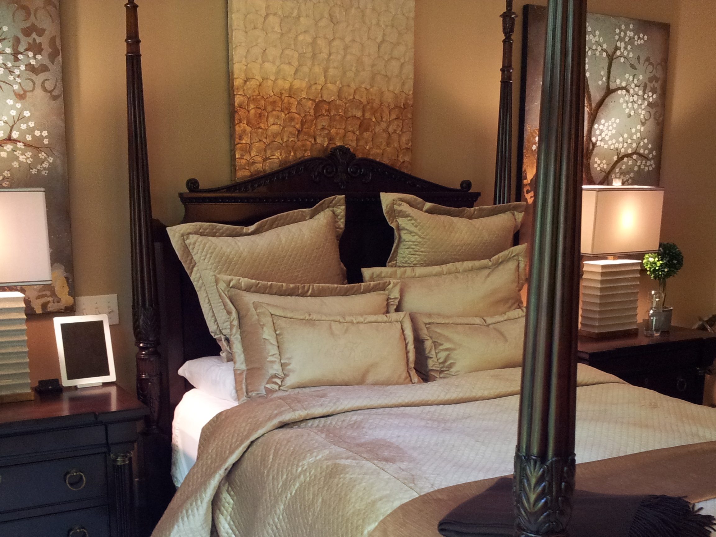 Debating Art in the Bedroom - Full