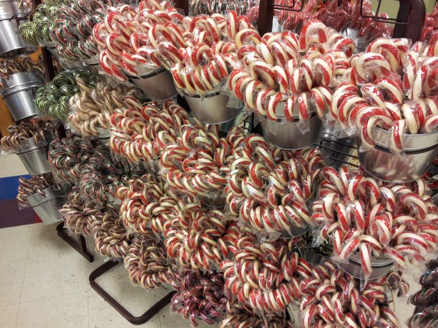 Hammond Candies Filled Candy Canes