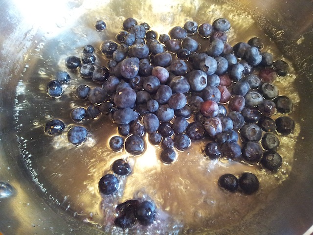 Fresh Blueberries for Blueberry Sauce Recipe