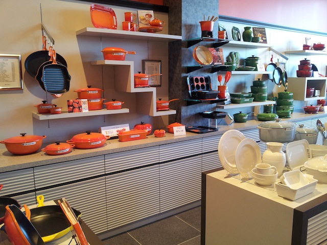 The Le Creuset Store in Leawood, Kansas Is Having a Huge Sales Event