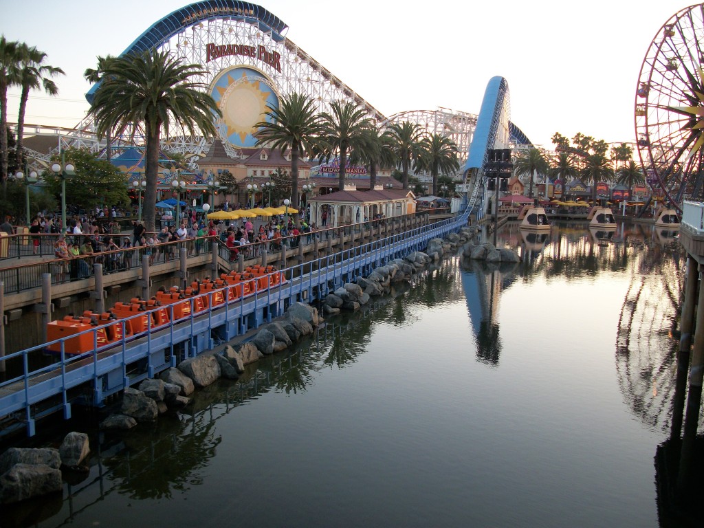 California Screamin Roller Coaster Paradise Pier Disney's California Grand Adventure