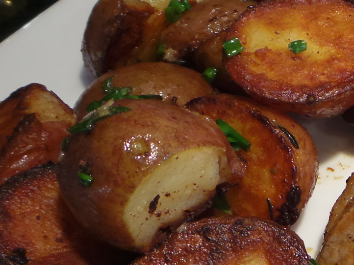 Delicious Braised Red Potatoes with Chives and Lemon Recipe