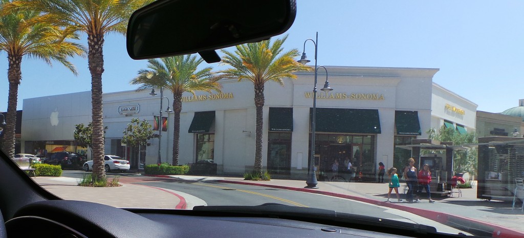 Williams Sonoma and Apple Store Temecula California