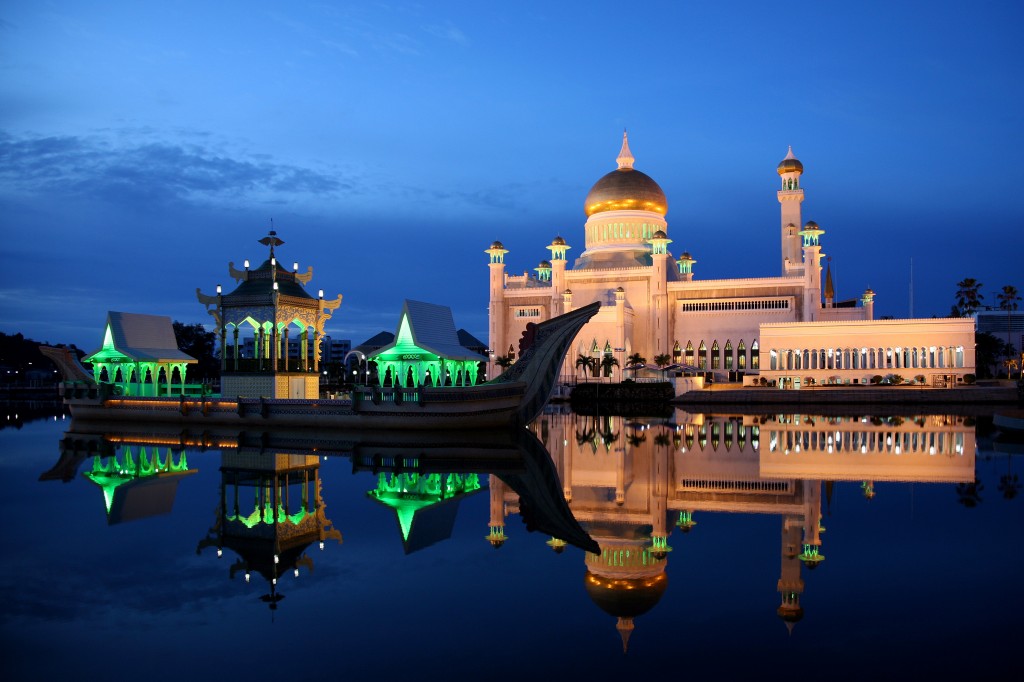 Sultan_Omar_Ali_Saifuddin_Mosque_02