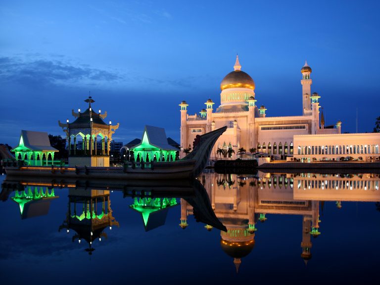 Sultan_Omar_Ali_Saifuddin_Mosque_02