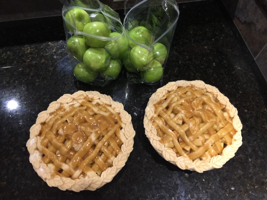 Baking Apples Pies for Thanksgiving in the Middle of the Night 2014 Edition