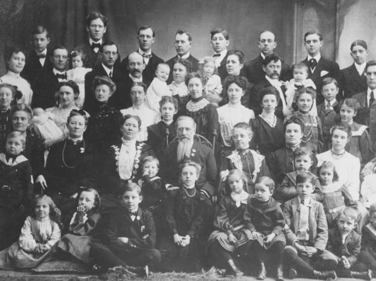 the issue of polygamy in the united states The polygamy dilemma is plural marriage a dead issue in mormonism pressure from the united states to eliminate polygamy was looked upon as a direct refusal. the issue of polygamy in the united states The polygamy dilemma is plural marriage a dead issue in mormonism pressure from the united states to eliminate polygamy was looked upon as a direct refusal.