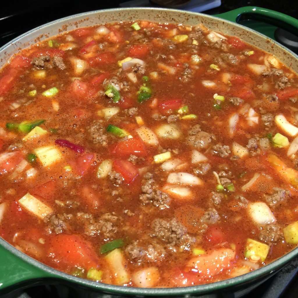 Stir the chili pot together and turn the heat up to medium