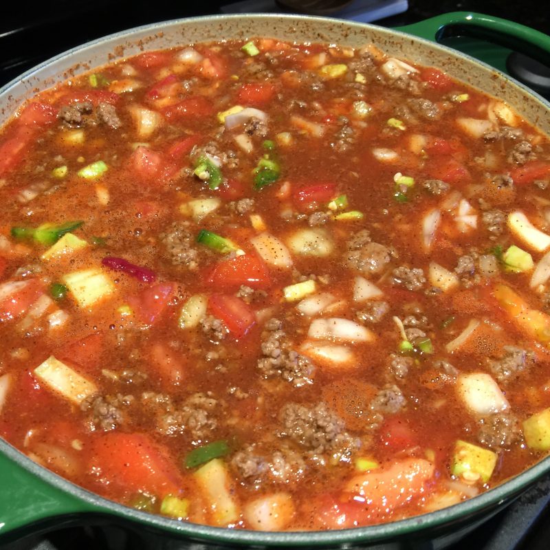 Stir the chili pot together and turn the heat up to medium Stir the chili pot together and turn the heat up to medium