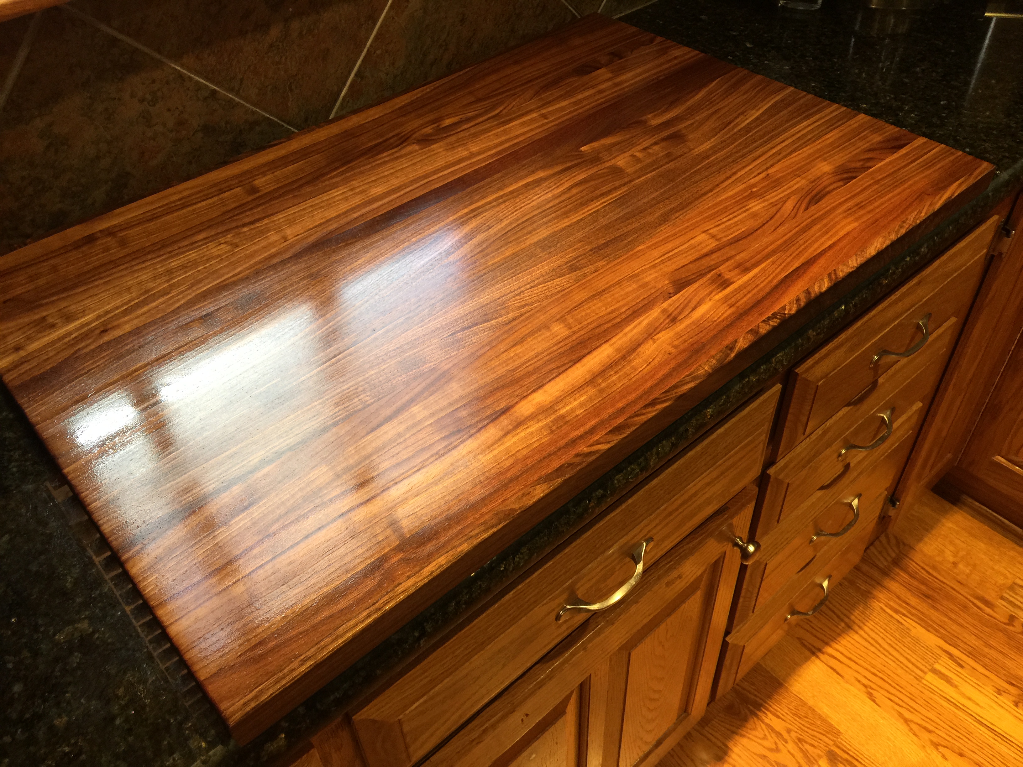 https://www.joshuakennon.com/wp-content/uploads/2015/04/Joshua-and-Aaron-Kennon-Green-Cutting-Board-Mineral-Oil.jpg