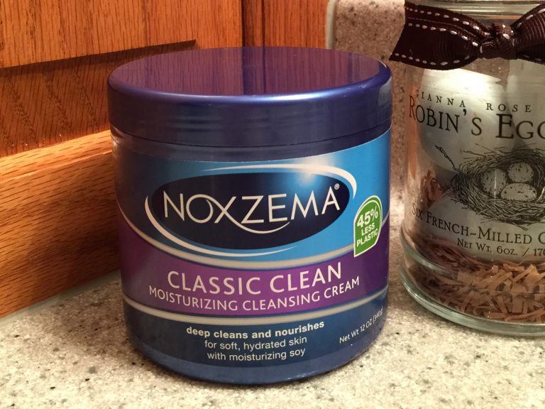 Noxzema Moisturizing Cleansing Cream Noxzema Moisturizing Cleansing Cream