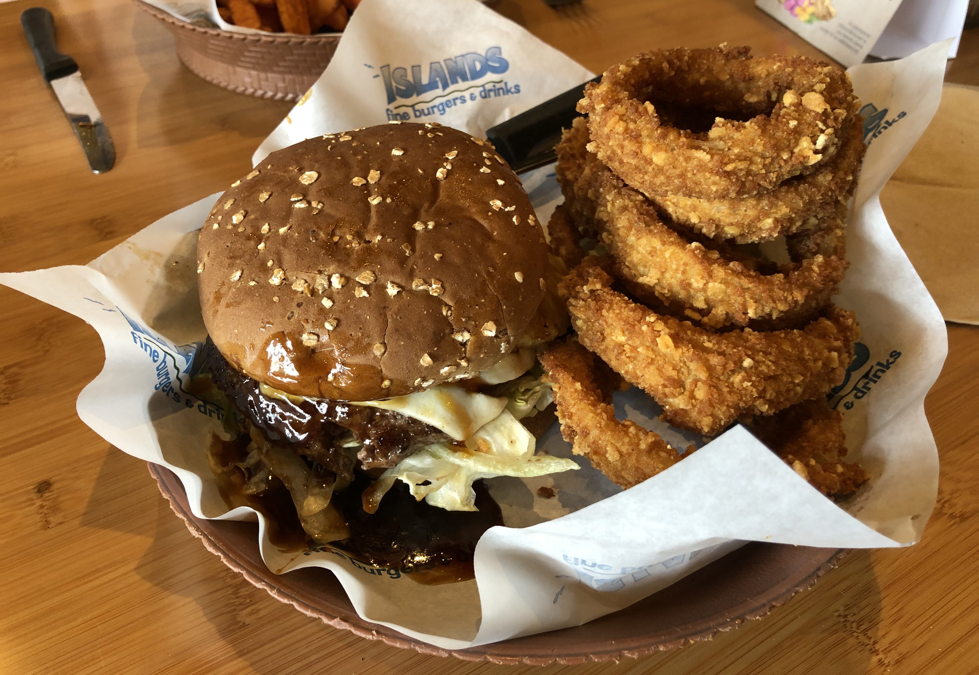 Aaron's Burger at Island Burgers 2019-04-11 16.35.05