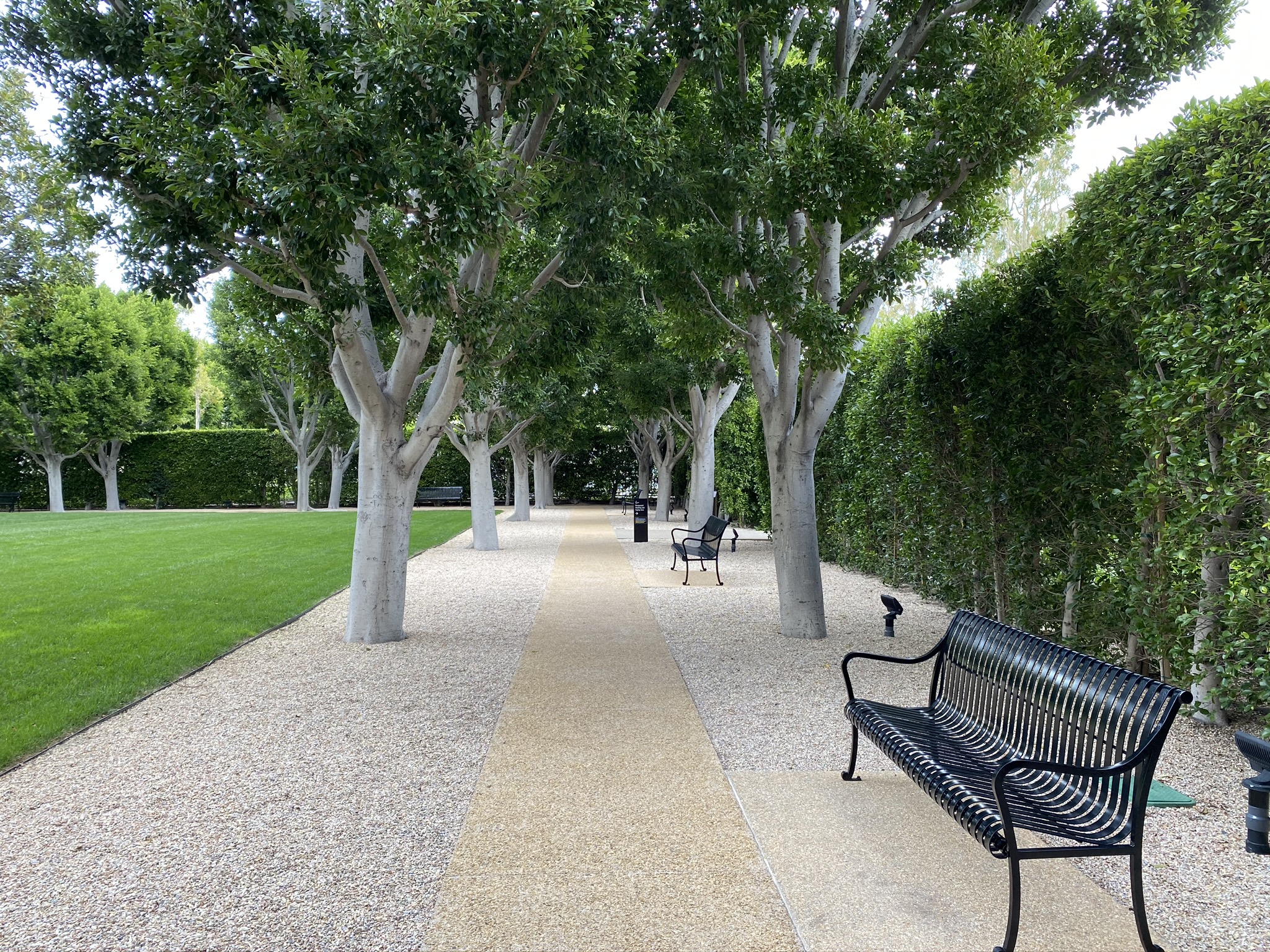 Sitting Areas Around 5 Park Plaza