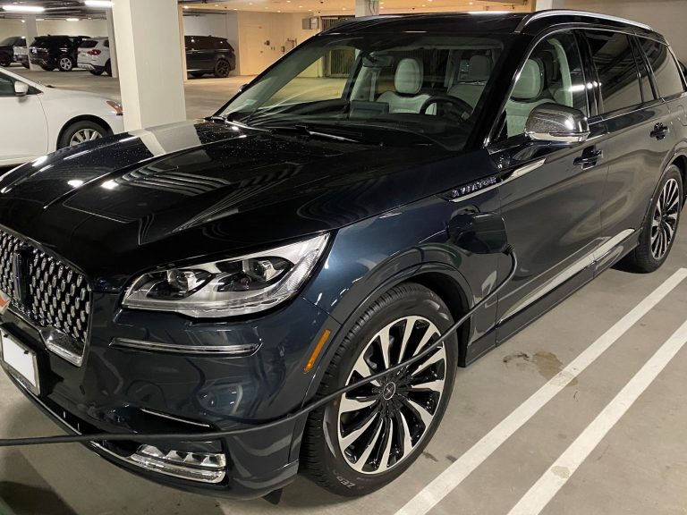 Charging 2021 Lincoln Aviator Black Label Grand Touring Hybrid Charging 2021 Lincoln Aviator Black Label Grand Touring Hybrid