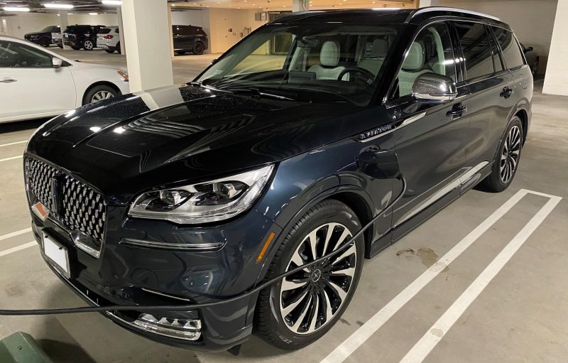 Charging 2021 Lincoln Aviator Black Label Grand Touring Hybrid